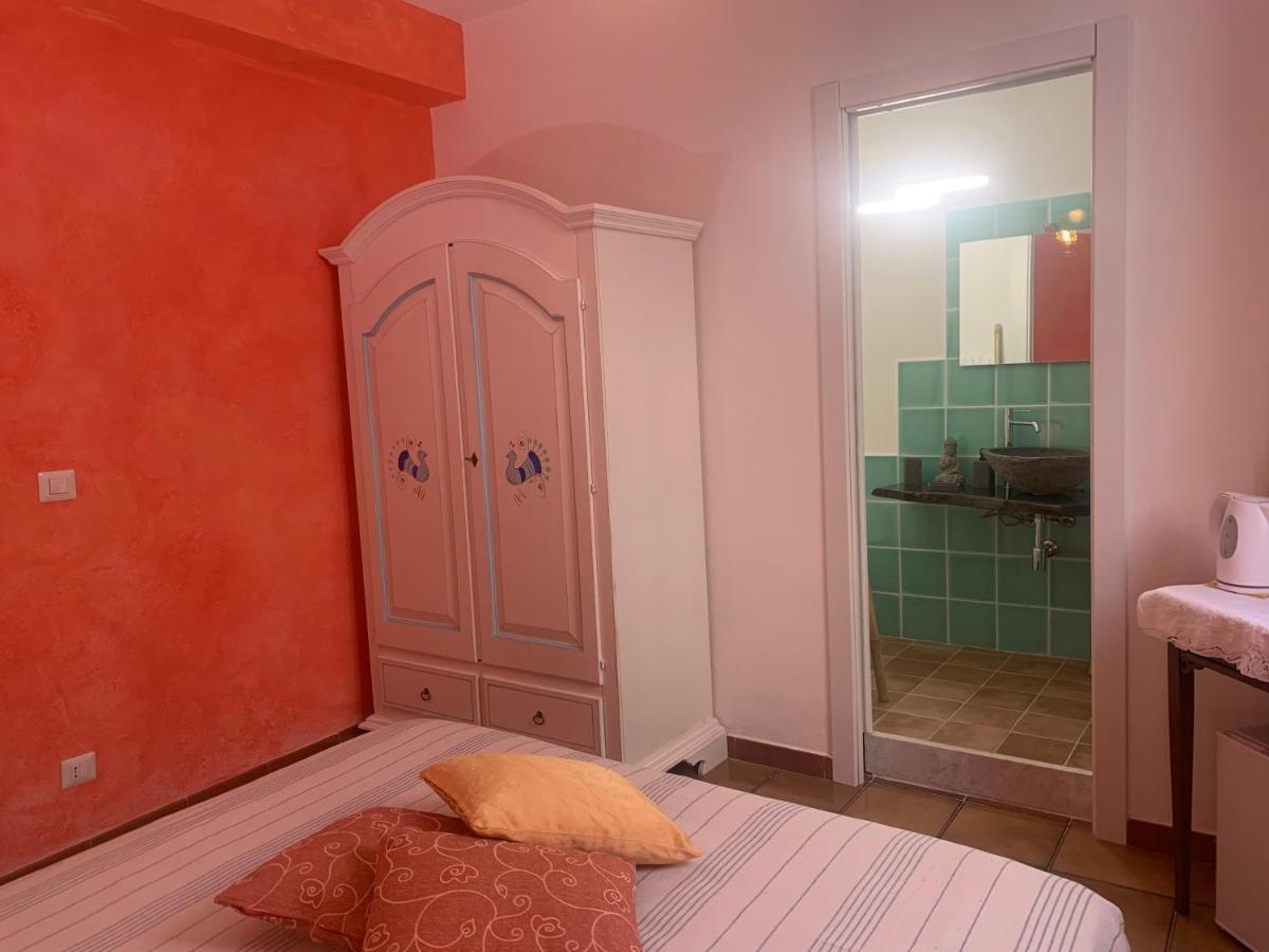 Da Ida Hotel Bosa Bagian luar foto