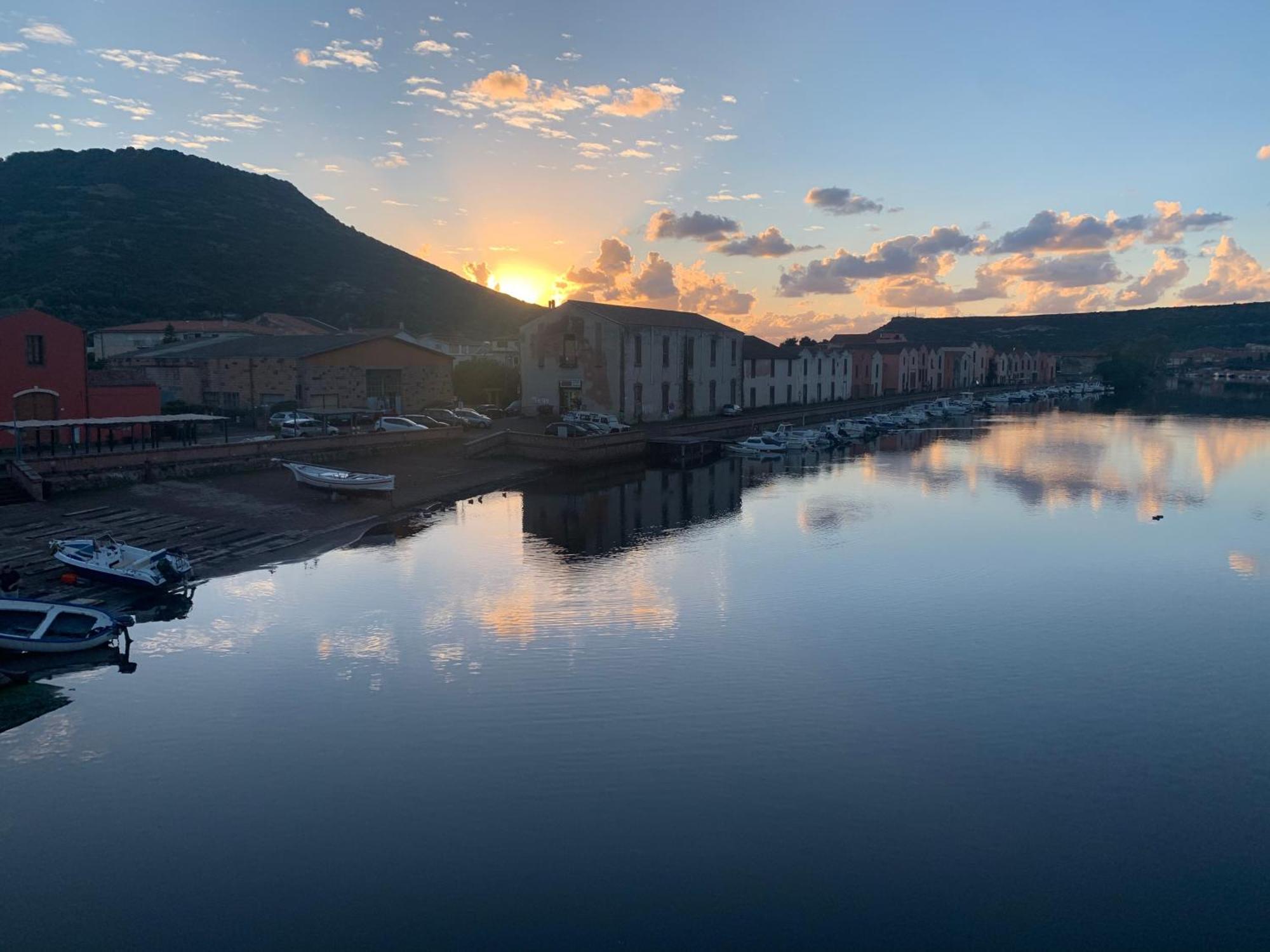 Da Ida Hotel Bosa Bagian luar foto